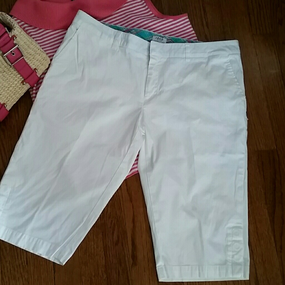 Izod Petite Size 14 White Bermuda Cotton Stretch Pocket Belt Loop Shorts